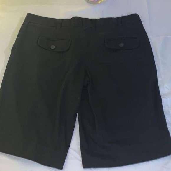 Karen Brooks Women Black Bermuda Shorts, Size 10 - Picture 4 of 4